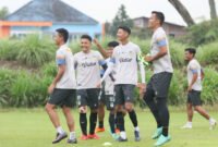 pemain-psim-jogja-menjalani-sesi-latihan-di-lapangan-kenari-ic7e.jpg