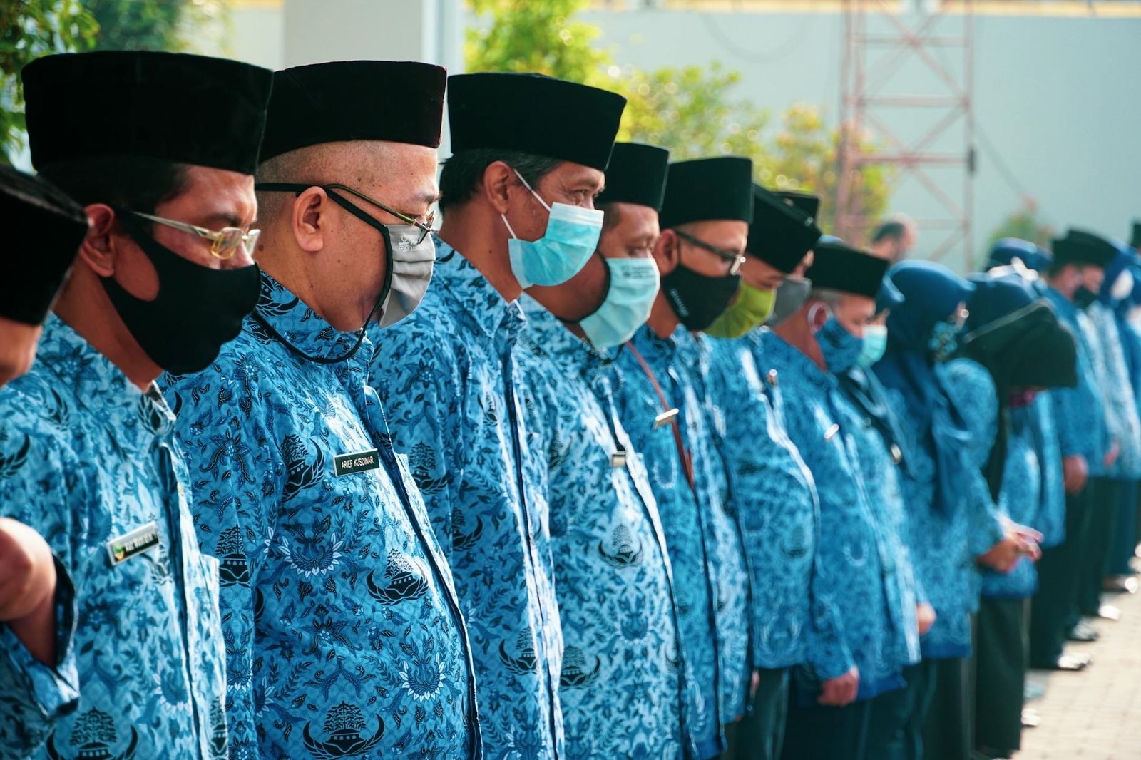 Gambar tampilan halaman Berita Hari Ini menampilkan headline terkini, foto, dan tautan artikel